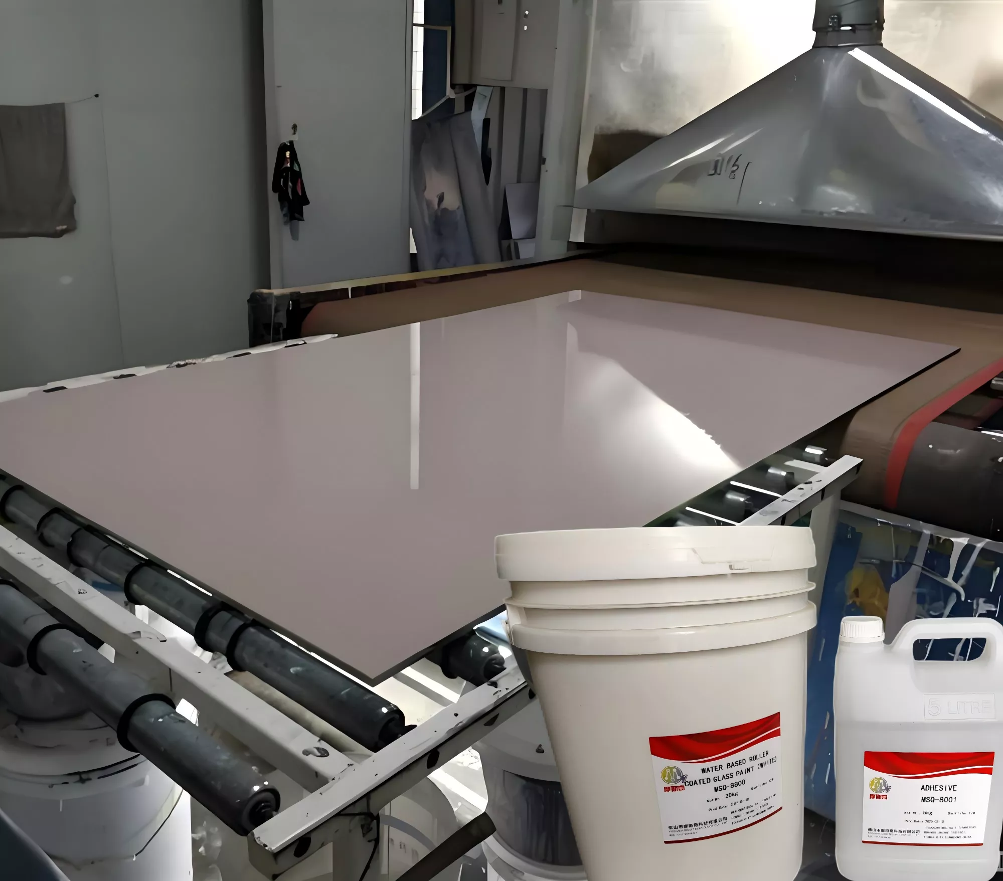 Water-based roller coating glass paint